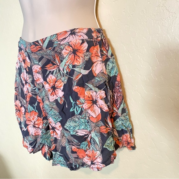 Floral Tropical Print Boho Mini Shorts Size S - Picture 3 of 12
